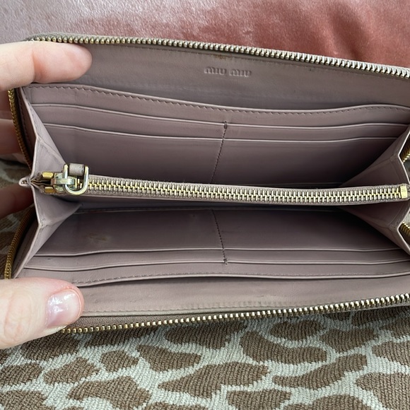Miu Miu Pale Pink Crocodile Continental Wallet Zip Around As Is. - Picture 4 of 8